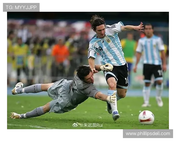 斯卡洛尼展现战术灵活性 阿根廷在世界杯预选赛中成功逆转对手表现稳健