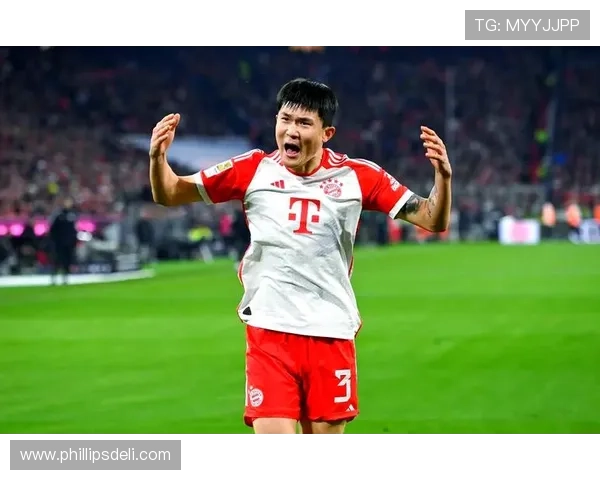 金玟哉在拜仁更衣室角色逐渐稳固，防守表现稳健备受期待