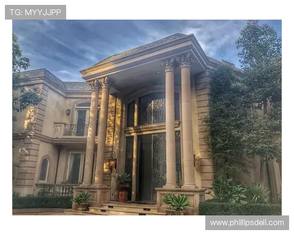 大阪刚买下比弗利山庄那栋豪宅，月供比我年薪还高